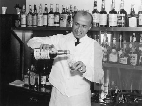 BARTENDER 2